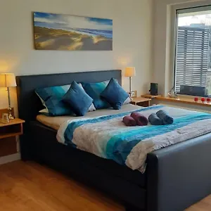 Modern City With Balcony And Nice Parc View Apartment BRE